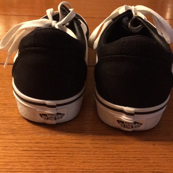 Vans - Picture 2 of 4